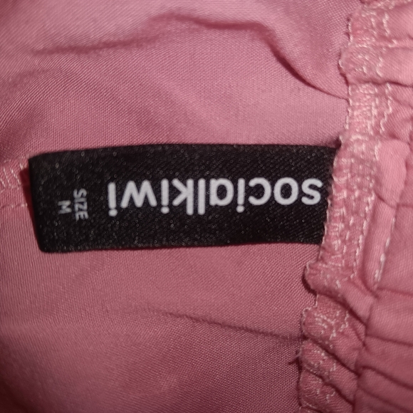 Women's size medium,  Socialkiwi shorts - Picture 3 of 3